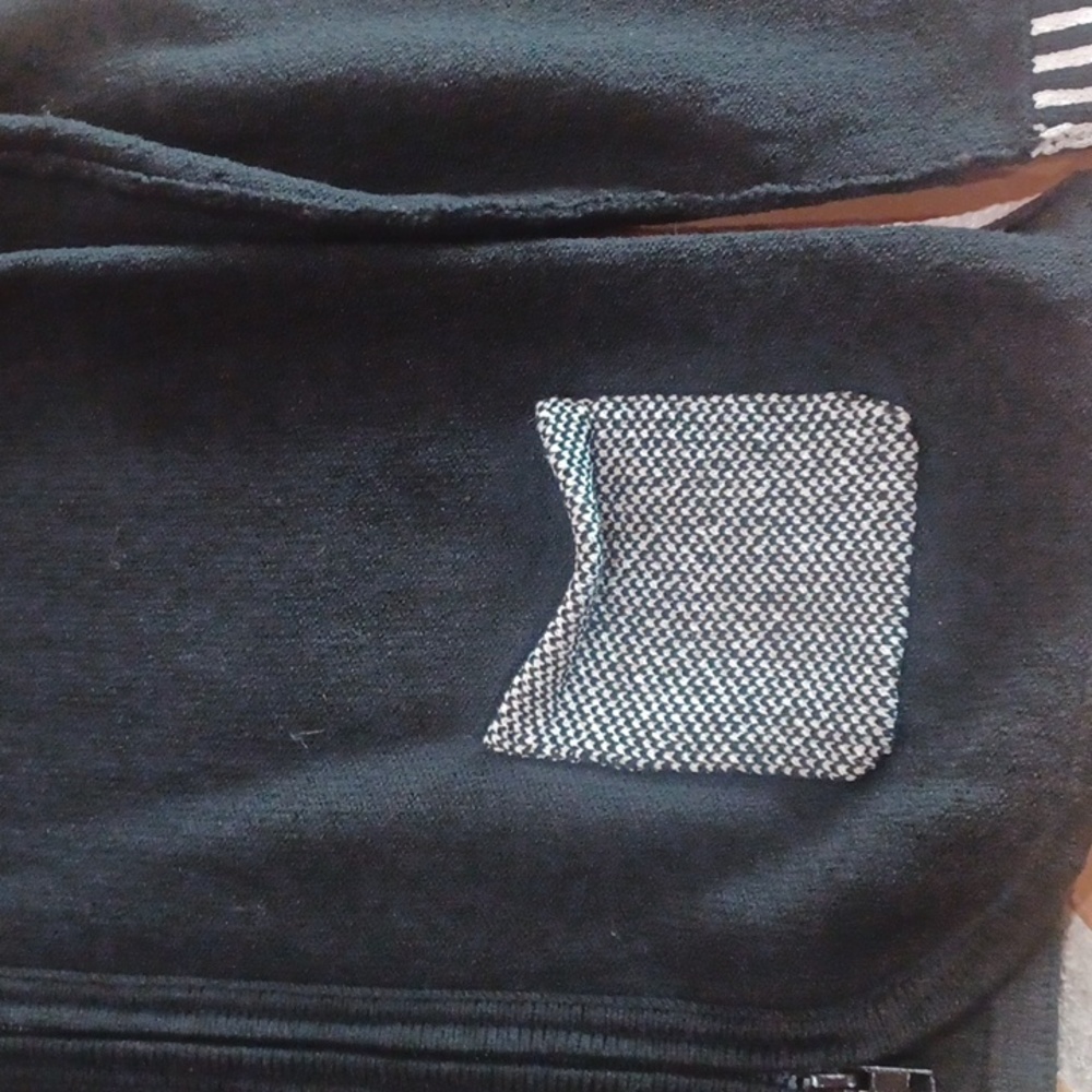 Sweater - Picture 2 of 4